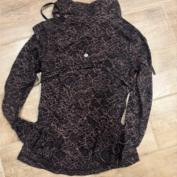 Lululemon Hooded Define Jacket *Nulu pink and black - Picture 6 of 8